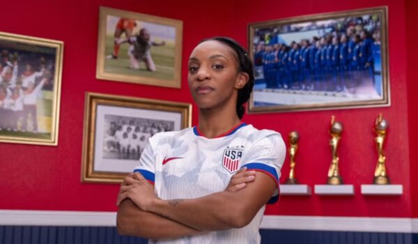 Crystal Dunn Announces Retirement After Glittering Career