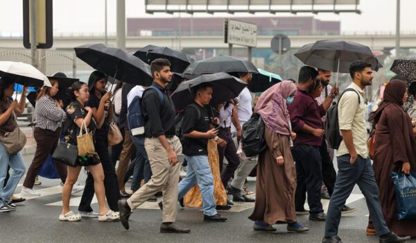 UAE Clarifies When Commute Time Counts as Working Hours