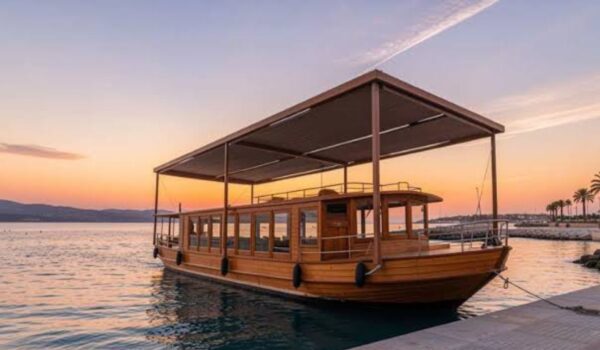 Dubai RTA Resumes Tourist Electric Abra Service at Al Mamzar